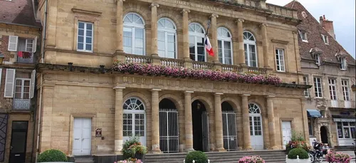 Moulins : Un Angevin jugé pour viols sur mineures