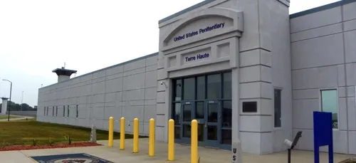 Il s'évade de la prison, sa femme l'y remmène