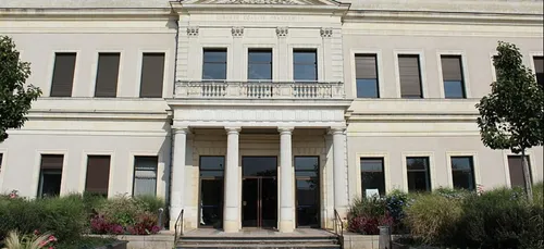 Angers : Manifestation à la mairie pour soutenir les sans-papiers