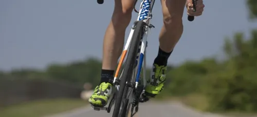 Charente : un cycliste décède après avoir percuté un mur