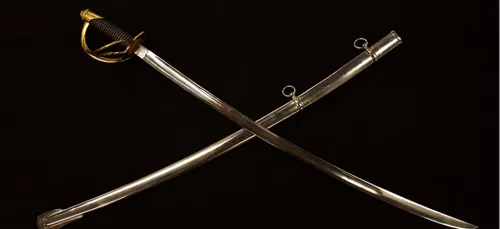 Niort : mécontent, il se rend chez ses voisins armé d’un sabre