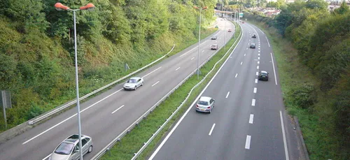 Vienne : leur voiture prend feu lors du départ en vacances