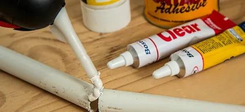 Olivet : il s’amusait à coller les serrures des commerces