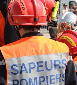 Demain, habillez-vous en rouge pour soutenir les pompiers en...