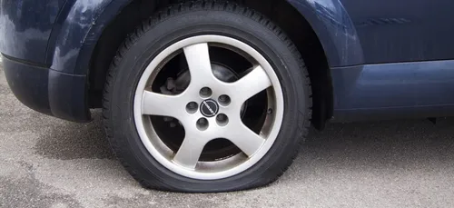 Charente : il crève des pneus de voitures sans raison