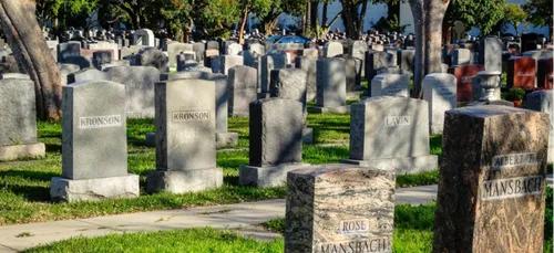 Bientôt des tombes 2.0 qui montreront la vie du défunt ?