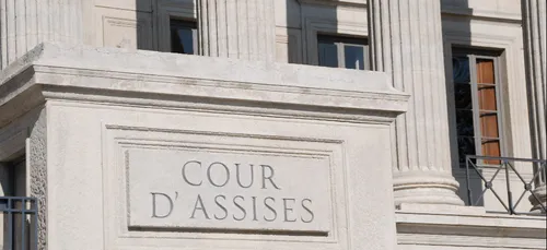 Corrèze : jugée pour avoir élevé sa fillette dans un coffre de voiture