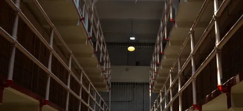 Poitiers : les gardiens du centre-pénitentiaire dénoncent des...