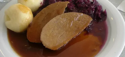 Charentes : des voleurs dérobent du rôti et des compotes dans des...