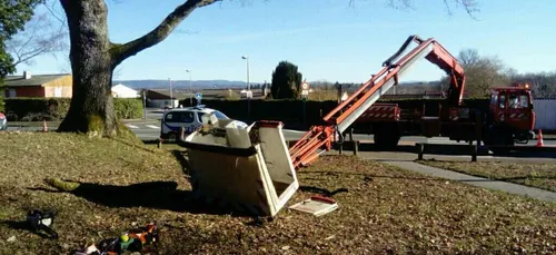 Limoges : deux élagueurs chutent de 6 mètres