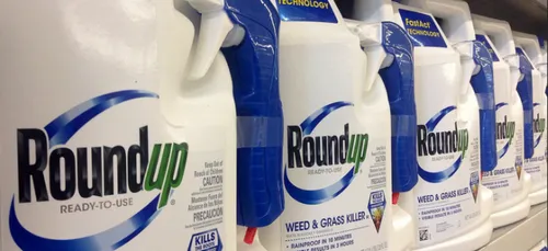 Des « pisseurs volontaires » portent plainte contre le glyphosate