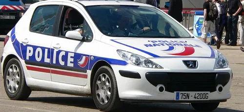 Thouars : un homme devra verser 500 € à chaque policier qu’il a...