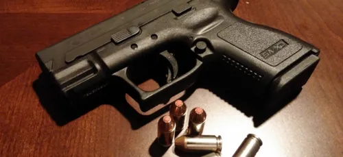 Niort : trois jeunes découvrent des armes avec des munitions à Niort