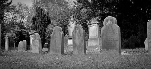 Cognac : le cimetière vandalisé par un jeune « sataniste »