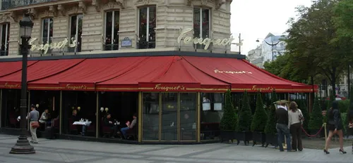 Deux gilets jaunes tourangeaux condamnés suite à un vol au Fouquet’s