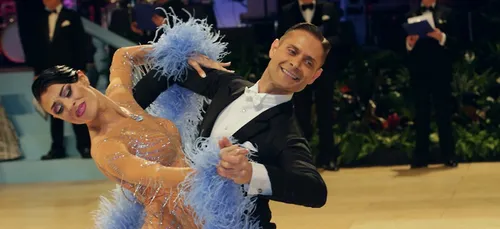 Danse et paillettes pour la Grande Nuit des Strass à Brissac-Quincé
