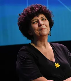 Poitiers : Frédérique Vidal promet des protections périodiques...