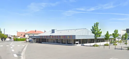 Poitiers : une adolescente de 14 ans mise en examen suite à...