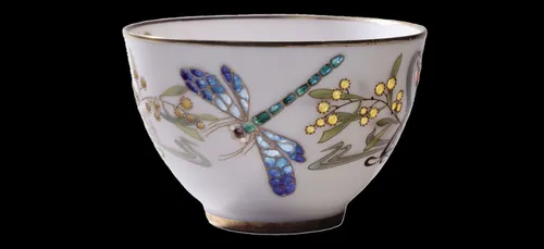 Seule la porcelaine produite en Haute-Vienne pourra être...