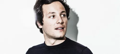 Vianney dévoile les images de son premier film "Ma mère est folle"...