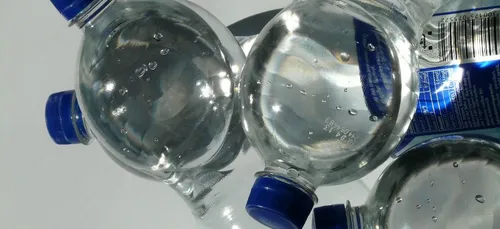 Attention : laisser une bouteille d’eau en plastique dans votre...