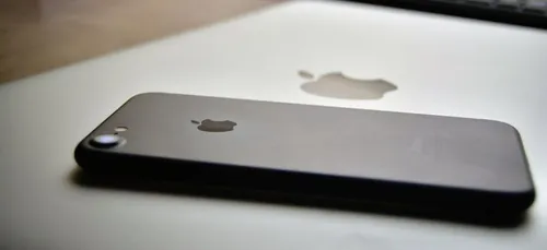 Angers : il escroque des acheteurs avec des iPhone 7