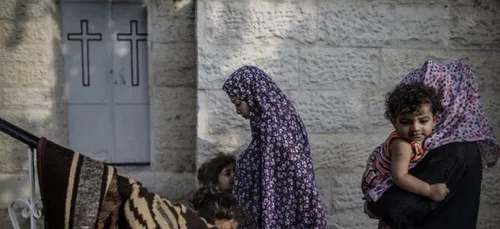 A l'église Saint-Porphyre de Gaza, un prêtre héberge les déplacés...