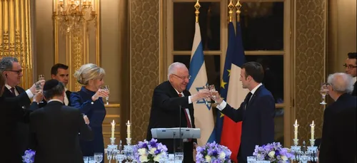Macron devant  le Président  israélien Reuven Rivlin: « La...
