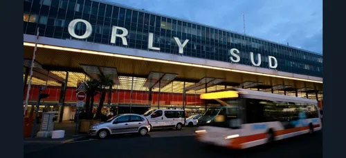 Les chaussures d’une passagère provoquent l’evacuation de...