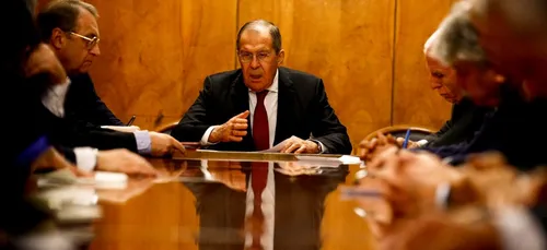 Lavrov appelle les factions palestiniennes à trouver un compromis...