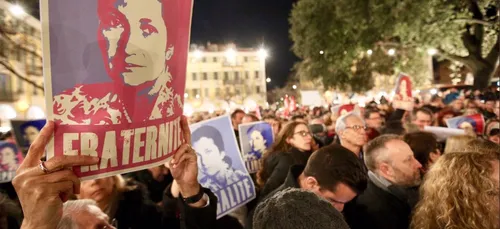 Des dizaines de milliers de personnes rassemblées contre...