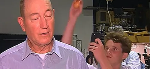 Attentats de Christchurch: "Egg Boy" va partager ses dons avec les...