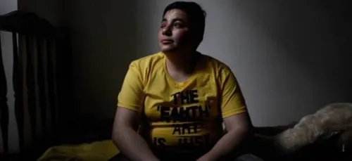 Après avoir échappé aux bombes à Alep, un jeune syrien perd son...