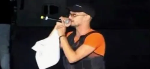 Soolking rend hommage aux victimes décédées avant son concert