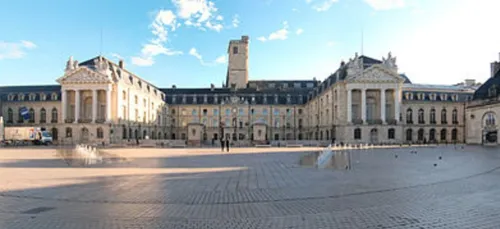 Dernier spectacle son et lumière ce dimanche soir place de la...