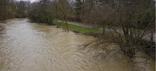 10 Kms à l’est de Dijon, l’eau menace toujours