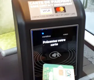 La carte de paiement sans contact devient un titre de transport...