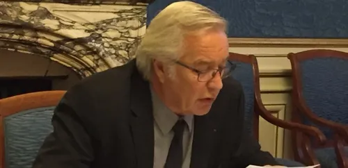 François Rebsamen révèle qu’il a un cancer