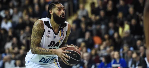 Ryan Pearson prolonge à la JDA