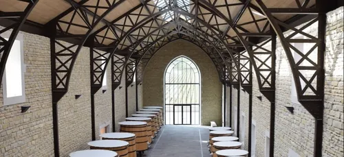 La cuverie de la maison de vins Faiveley de Nuits-Saint-Georges se...
