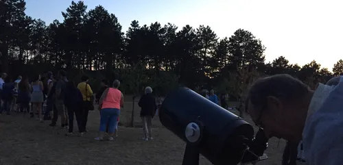 Environ 800 personnes ont observé le ciel a Corcelle-les-Monts