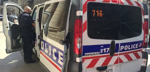 La police évacue le squat de Stalingrad