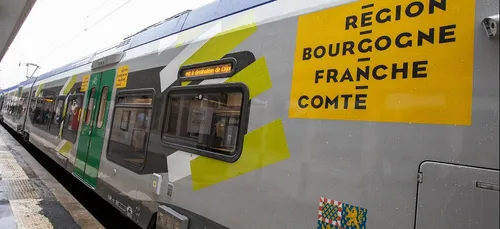 Nouvelle livrée de TER Régiolis aux couleurs de Mobigo...