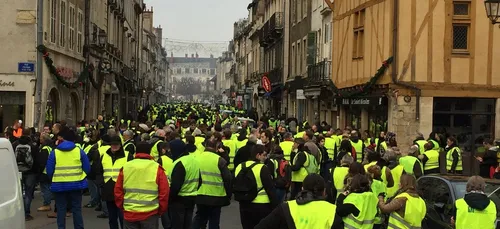 Manifestations et dégradations dans les centres villes : Dijon et...