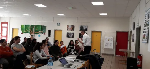 Des ateliers de créativité pour des collégiens à Chenôve