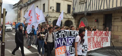 Manifestation des fonctionnaires : environ 1000 personnes ont...