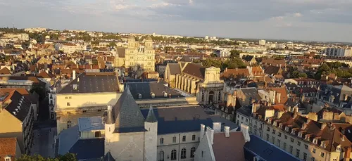 Bientôt une rue ou une place Jacques Chirac à Dijon ?