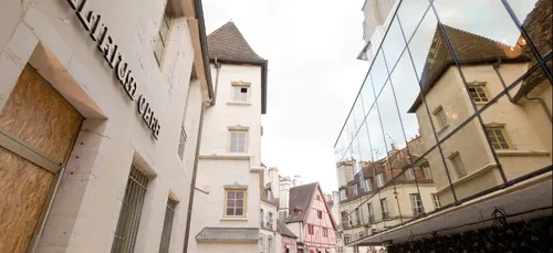 La galerie Bareuzai a ouverte