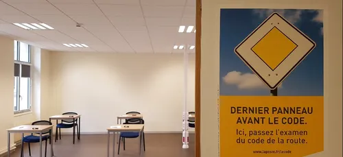 La Poste propose maintenant de passer le code pour le permis moto...