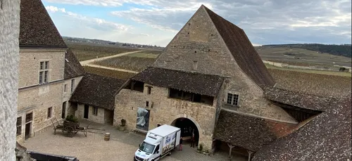 Les Cadets de Bourgogne revisitent leur chanson « Joyeux Enfants de...